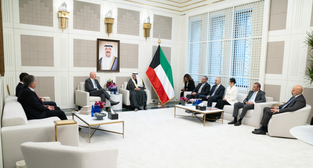 ممثل سمو الأمير: رغبة سامية في تعزيز تواجد الشركات العالمية بالكويت