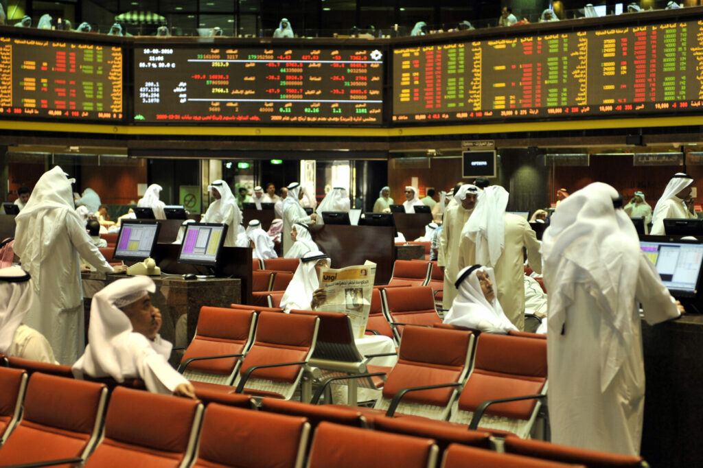 بورصة الكويت باللون الأحمر في مستهل تعاملات الأسبوع