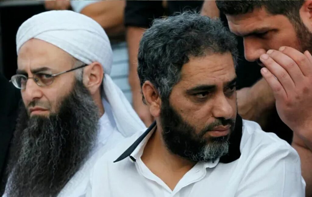 محاكمة عسكرية لفضل شاكر في 4 دعاوى الثلاثاء المقبل