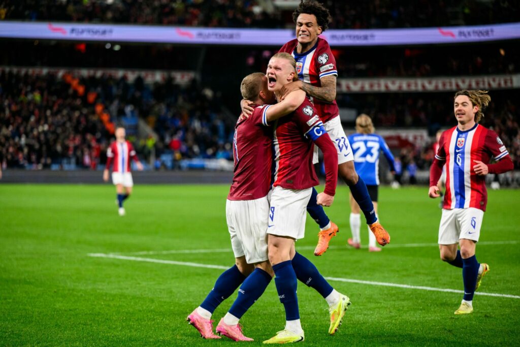 هالاند يقود النرويج لأول مونديال منذ 28 عاماً