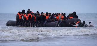 بريطانيا قد تصادر مجوهرات طالبي اللجوء لتغطية تكاليف نفقاتهم