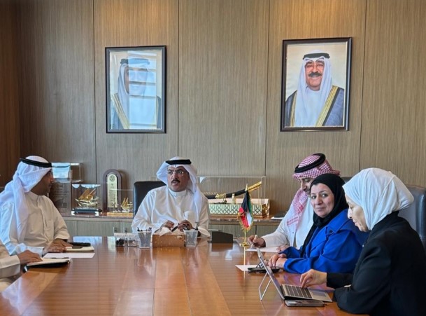 وزير التربية يترأس اجتماعاً موسعاً مع قيادات الوزارة لبحث تنظيم سير العملية التعليمية في البلاد