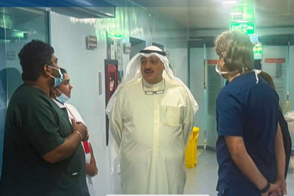 الوزير العوضي يطمئن على مصاب من منتسبي الجهات الأمنية