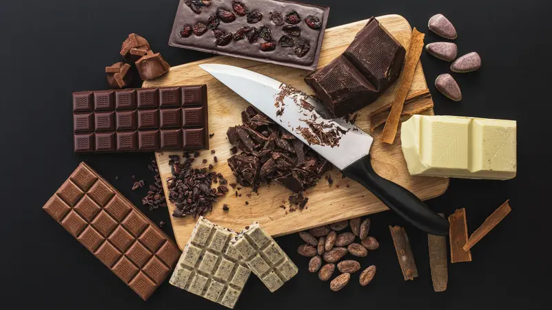 9 مخاطر صحية لتناول الشوكولاتة بكثرة.. تعرف عليها