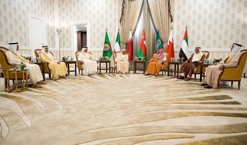 النائب الأول يترأس وفد الكويت المشارك بالاجتماع الأمني الخليجي الطارئ