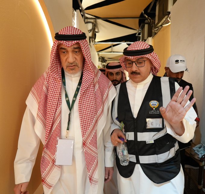 النائب الأول يتفقد حجاج الكويت في مشعر منى