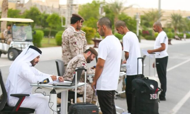 قطر تفتح التجنيد لأبناء القطريات ومواليد البلاد من الجنسين
