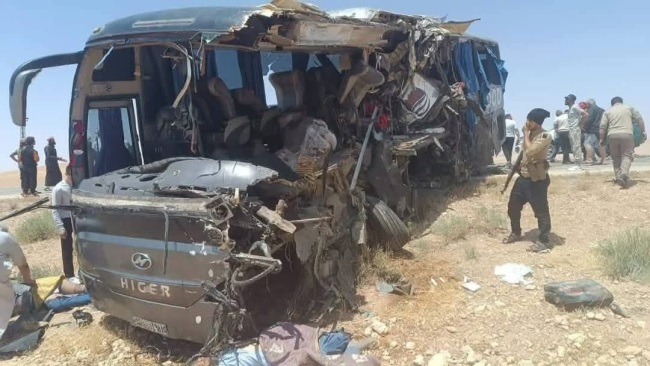سوريا: وفاة 19 شخصاً وإصابة 30 آخرين في اصطدام حافلتي ركاب على طريق دمشق دير الزور