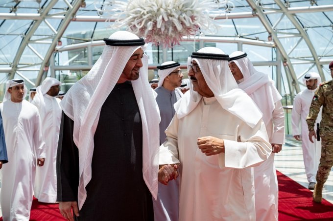 سمو أمير البلاد يستقبل رئيس الإمارات بمناسبة زيارته الأخوية للبلاد