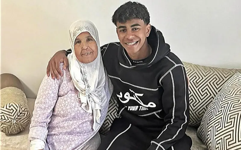 جدة يامال ماذا ستفعل إذا سجل حفيدها هدفا؟